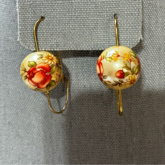 SOLD Vintage floral earrings - Picture 4 of 5